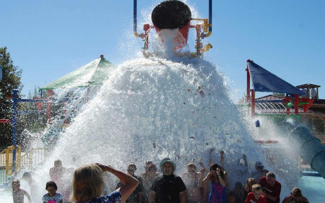 Rancho Sahuarita resident organizes 50-person #icebucketchallenge - Tourist attraction